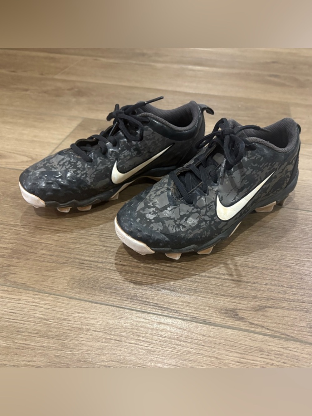 Nike Youth Baseball Cleats with White Swoosh